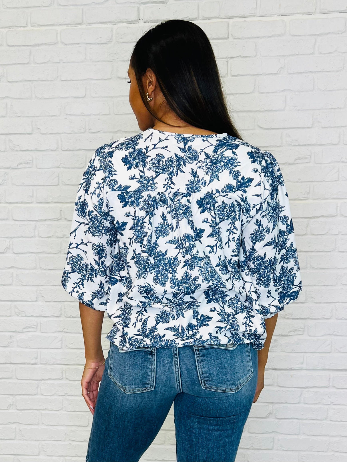 Frill Me With Sunshine en marfil y azul marino