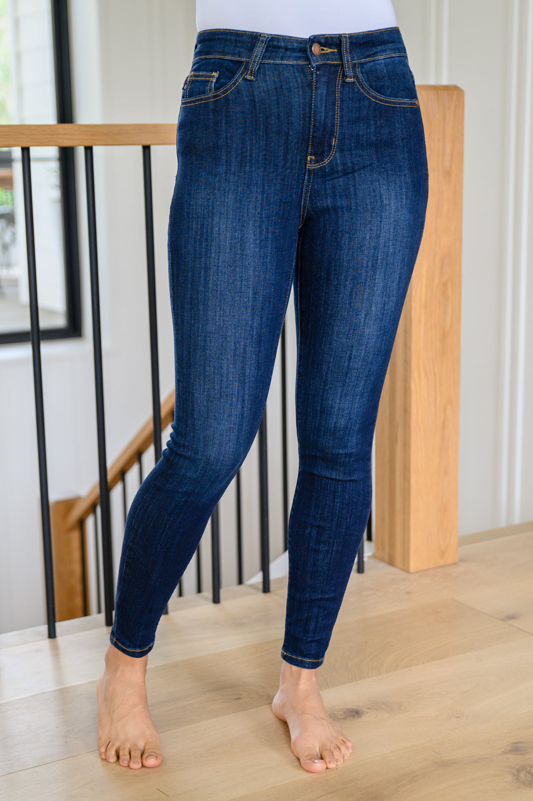 Pantalones vaqueros ajustados Georgia Back Yoke con bolsillo para el móvil