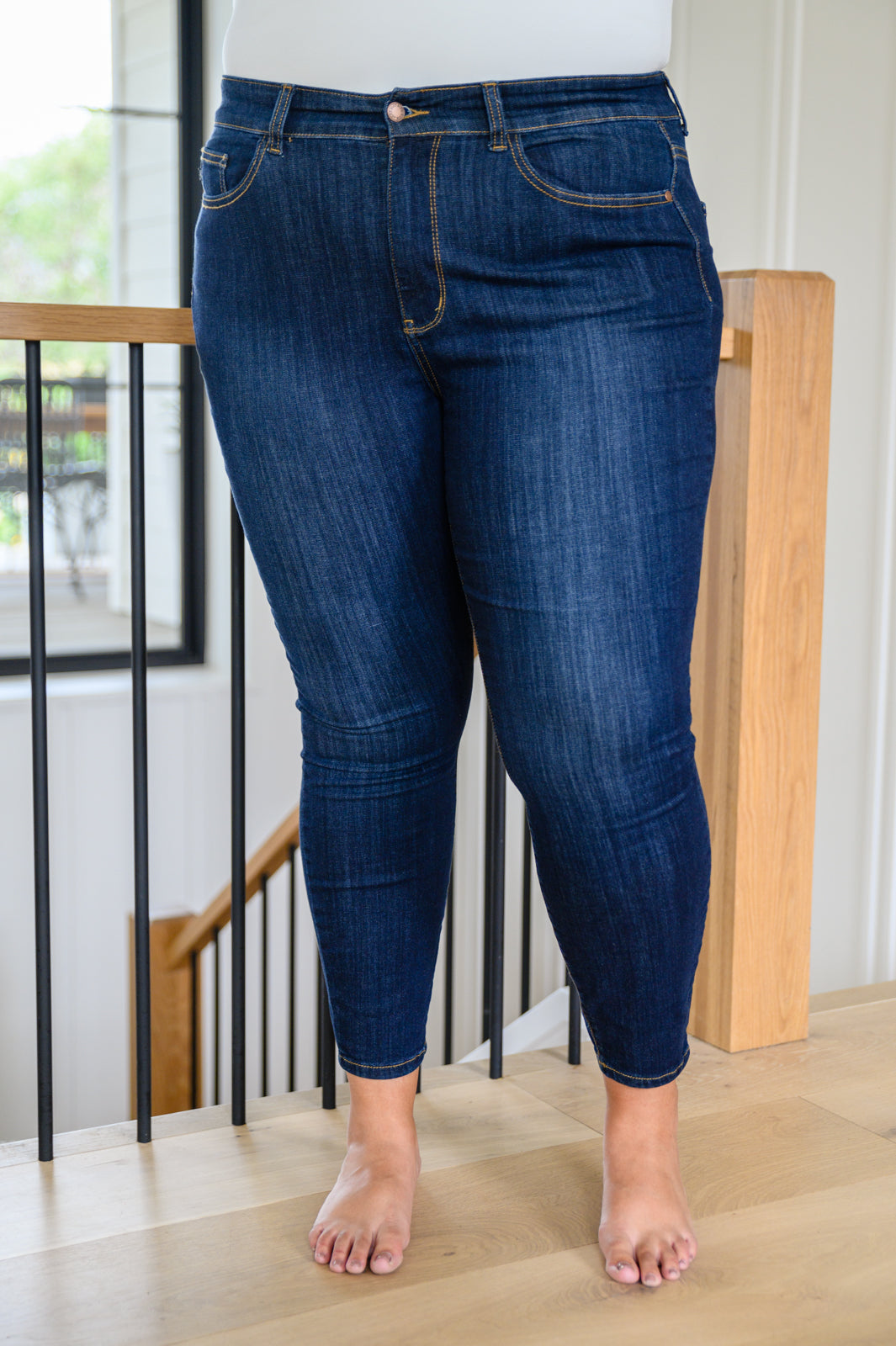 Pantalones vaqueros ajustados Georgia Back Yoke con bolsillo para el móvil
