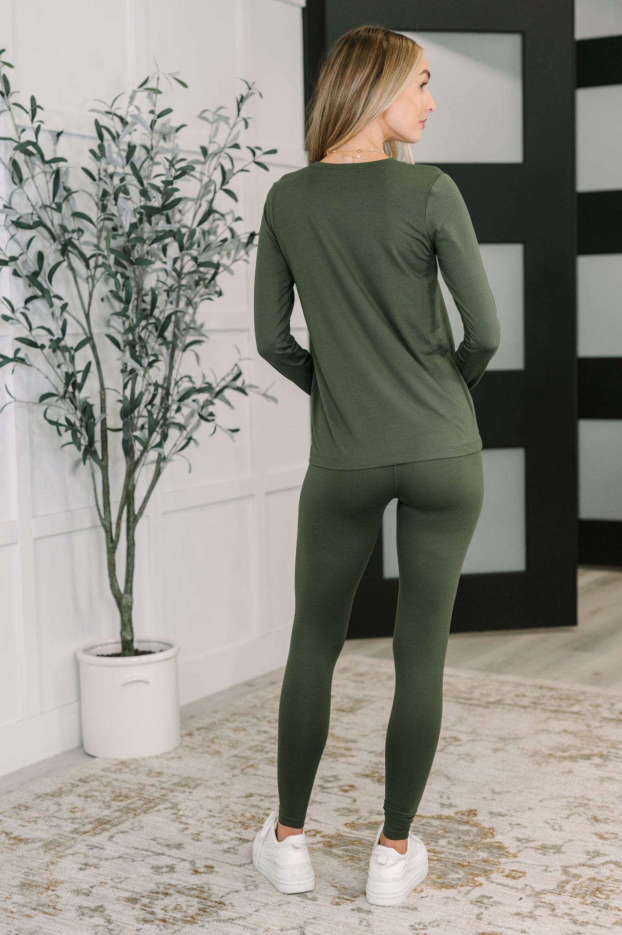 Conjunto Get Me Cozy en color verde oliva oscuro