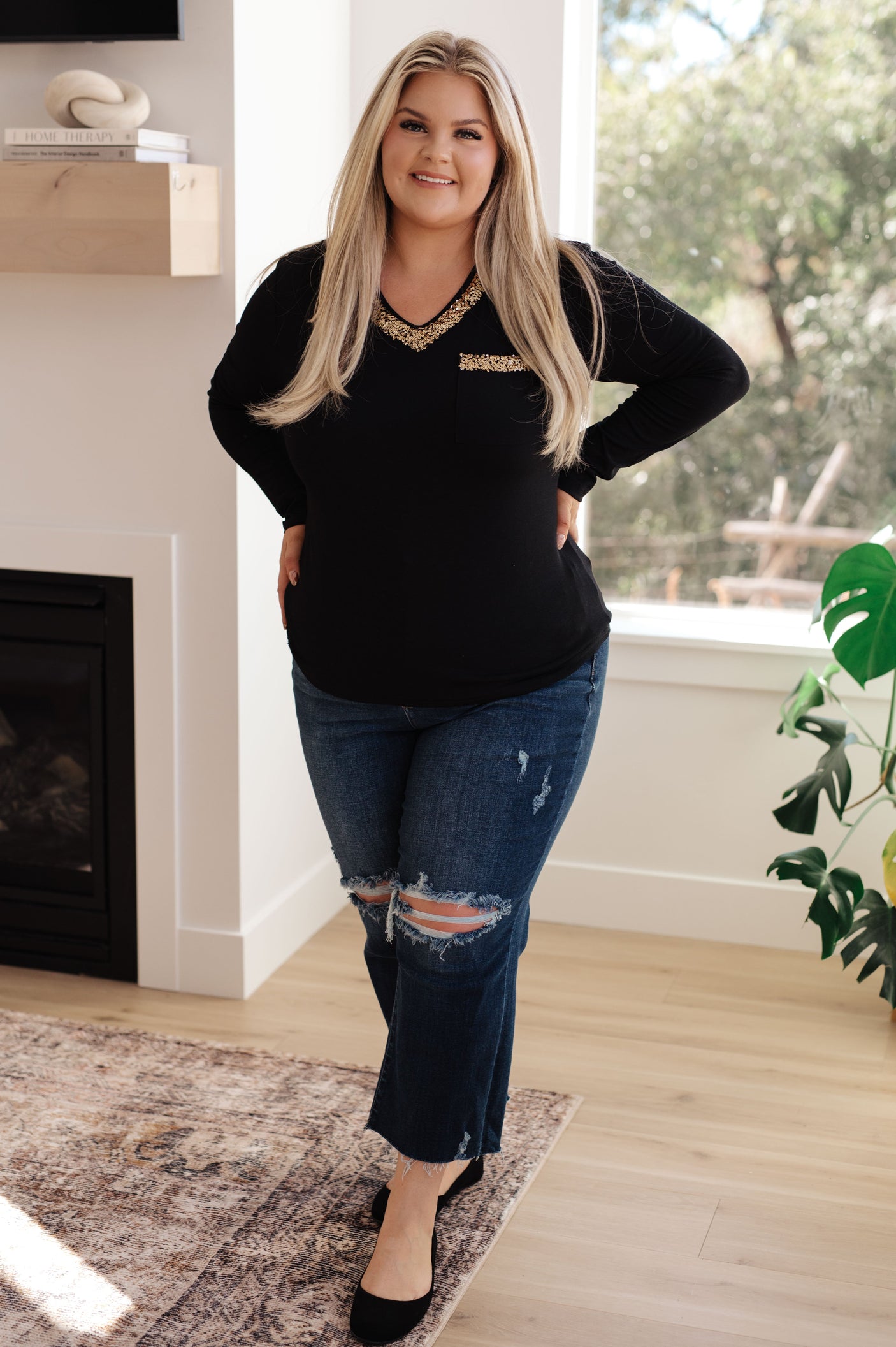 Top de manga larga con cuello en V y forro brillante