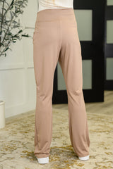 Pantalones de cintura alta Go Time en color moca