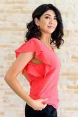 Top con cuello en V y mangas con volantes Got Me Cornered