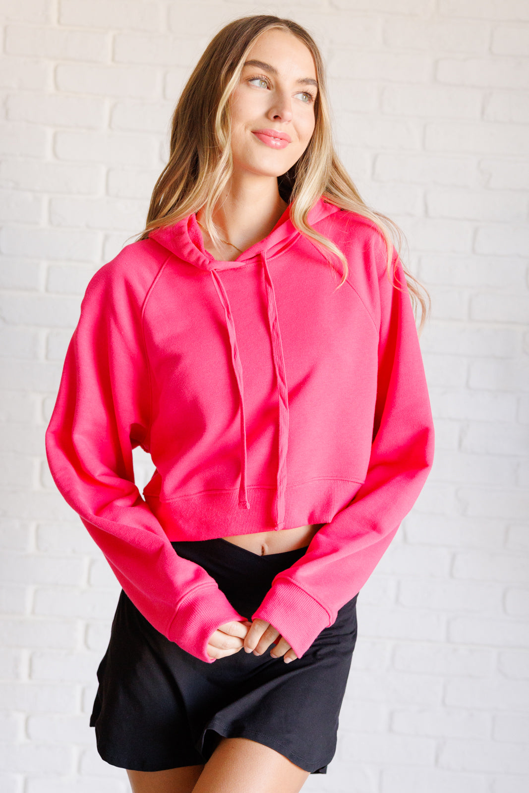Sudadera con capucha "Me Tuve en la Primera Mitad" en color Rosa Flamenco