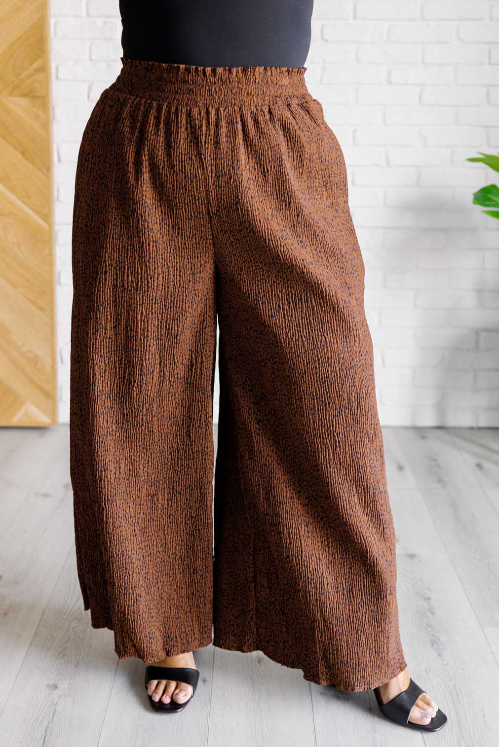 Pantalones Harmony de tiro alto y pierna ancha en color marrón
