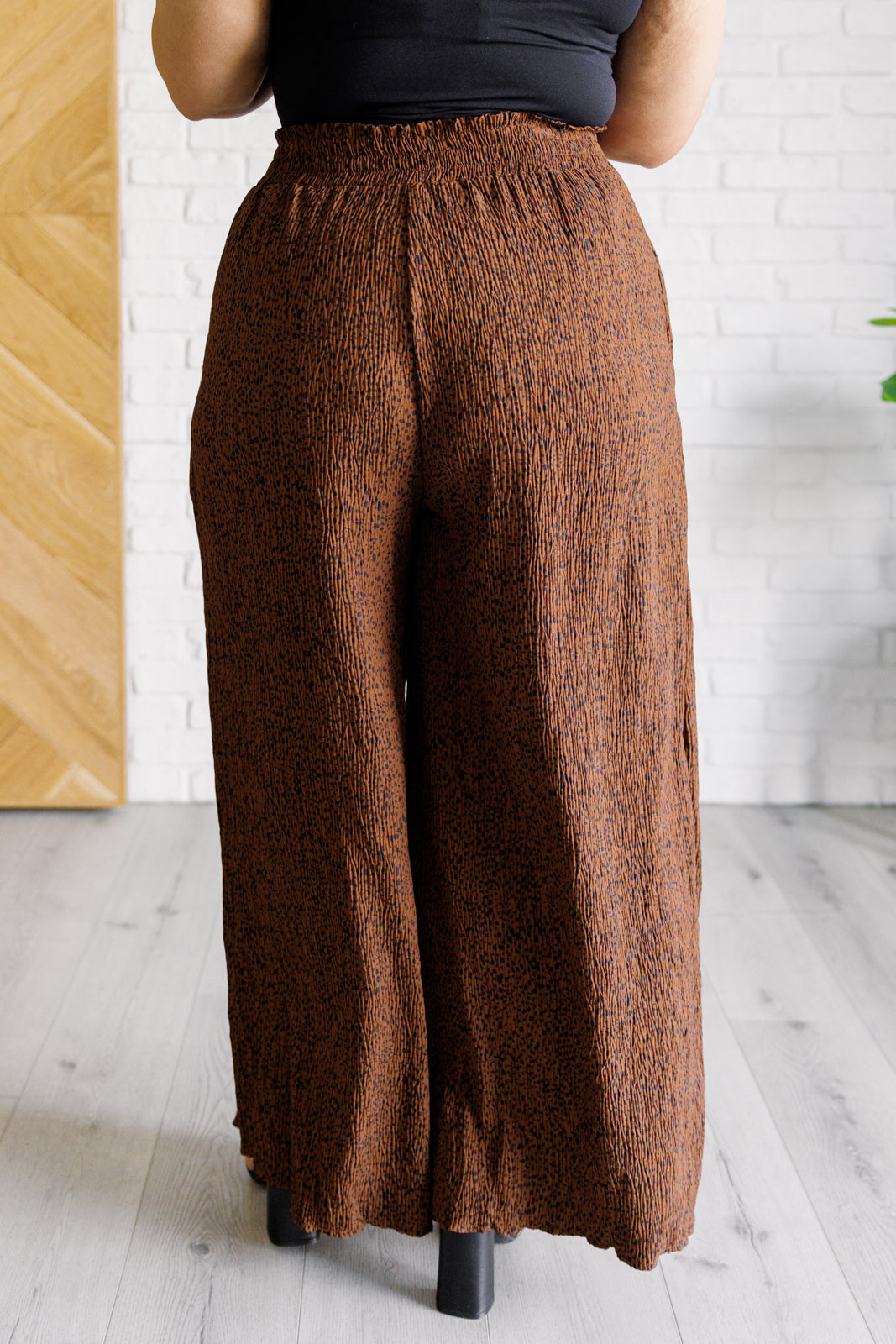 Pantalones Harmony de tiro alto y pierna ancha en color marrón