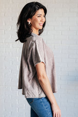 Aquí para la camiseta empalmada con lavado mineral Vibes