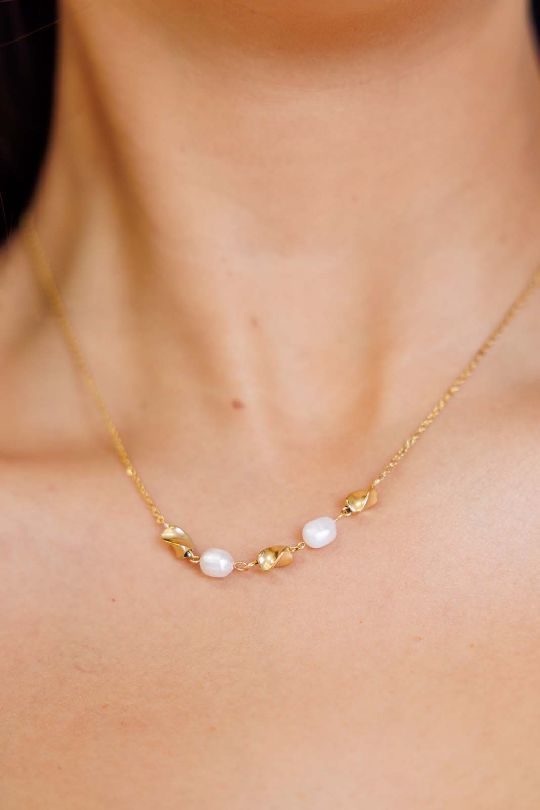 Collar de perlas de estándares superiores