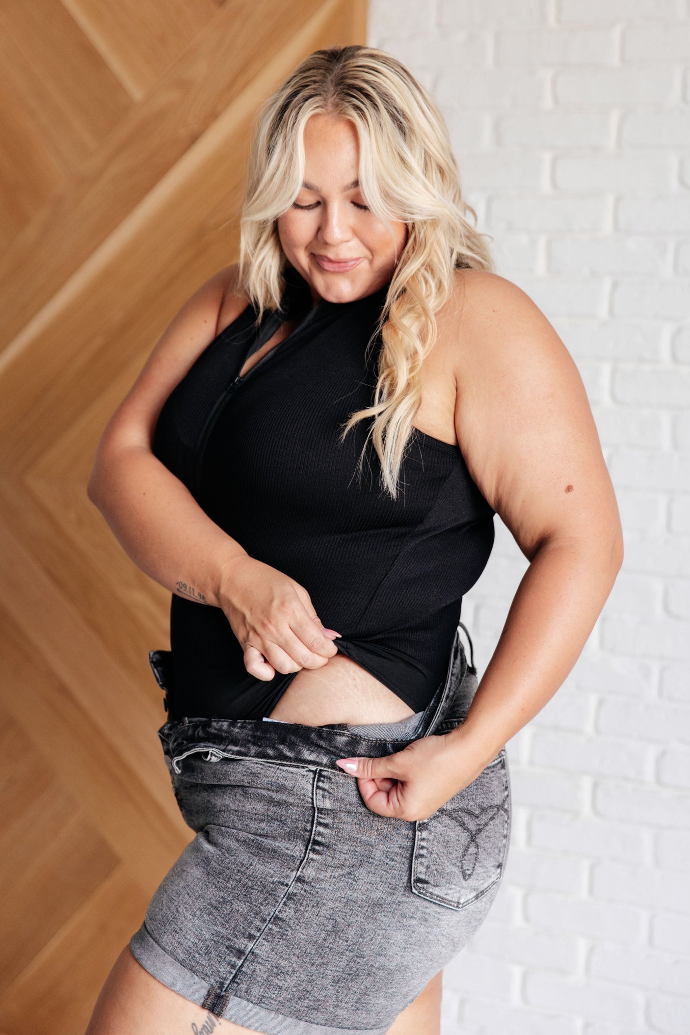 Body con cremallera y canalé Higher and High