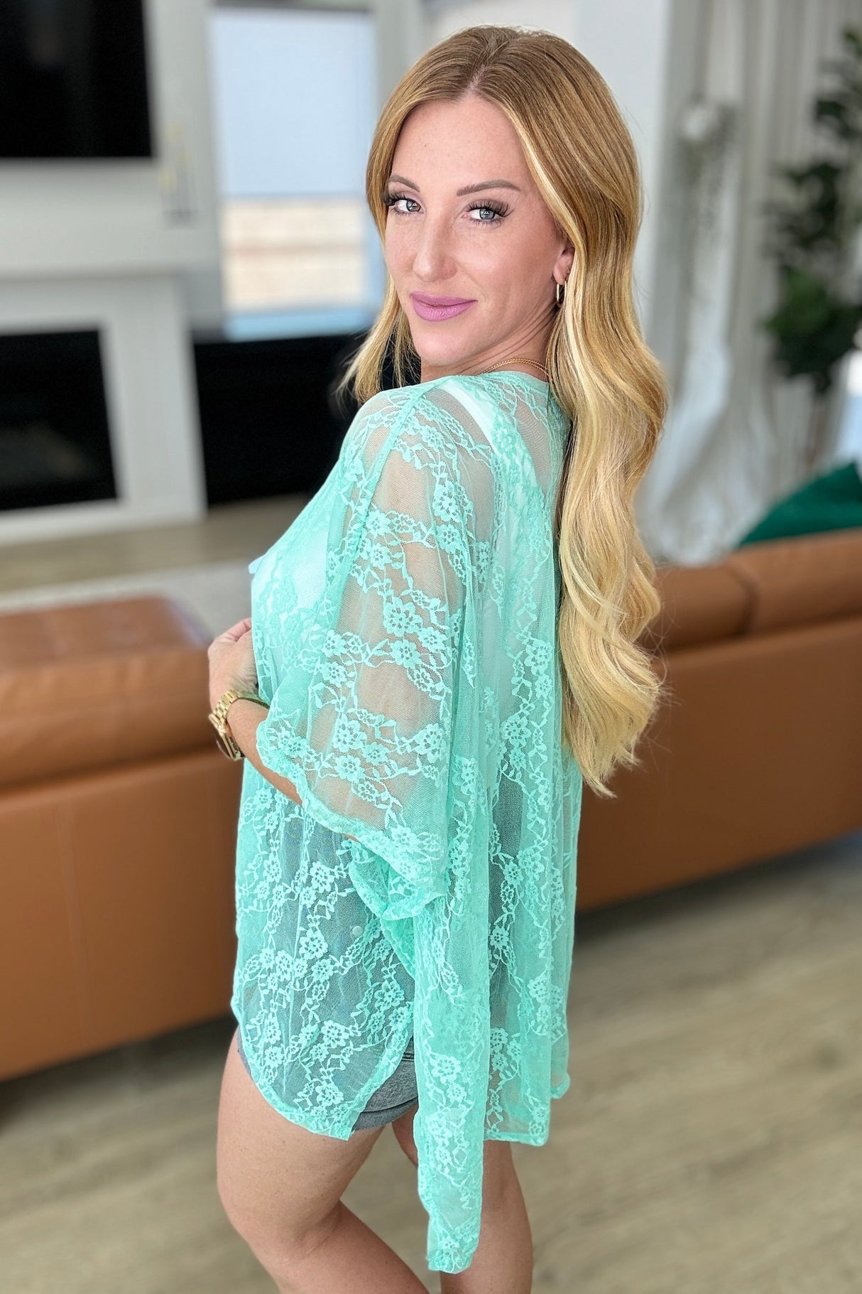 Kimono de encaje "Good Days Ahead" en color menta