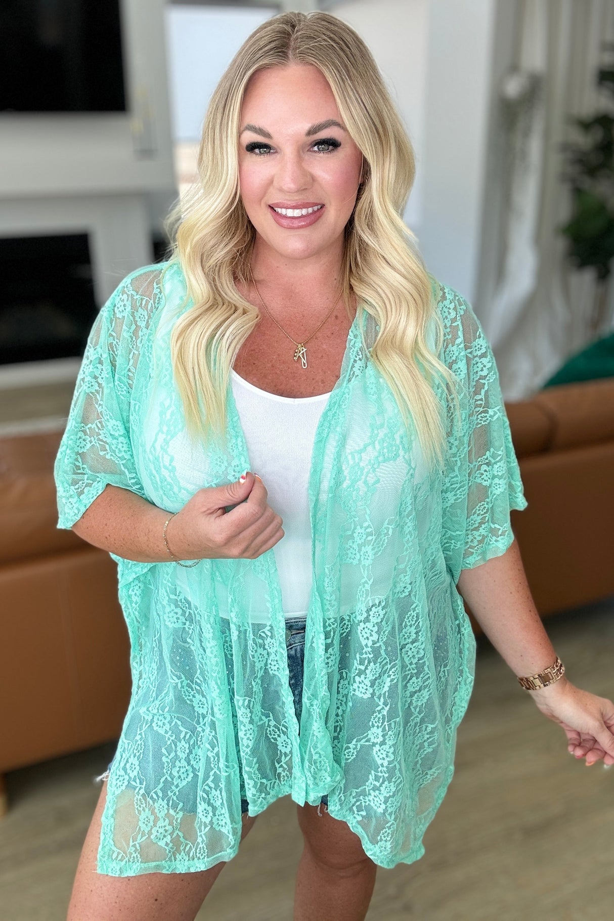 Kimono de encaje "Good Days Ahead" en color menta