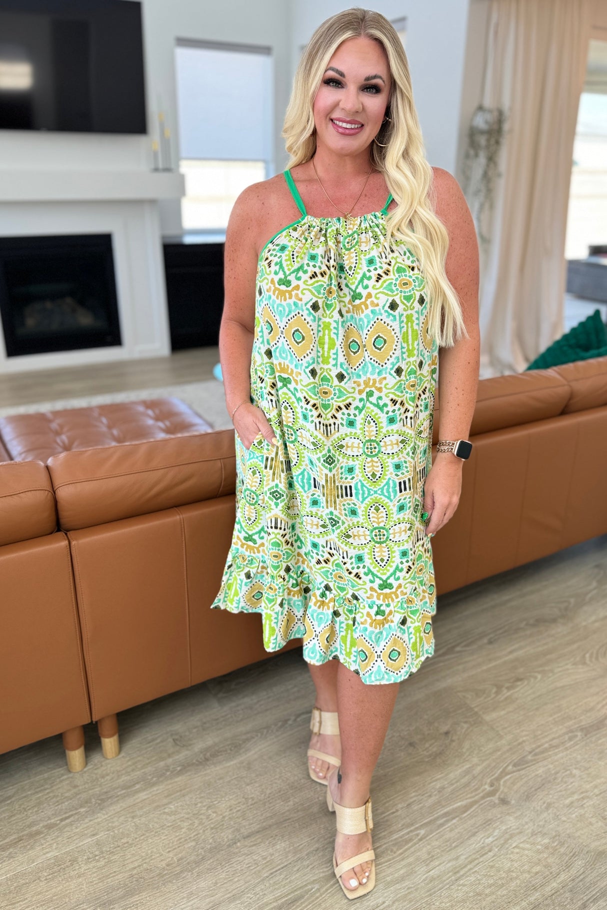 Vestido de tirantes color lima As You Walk On By