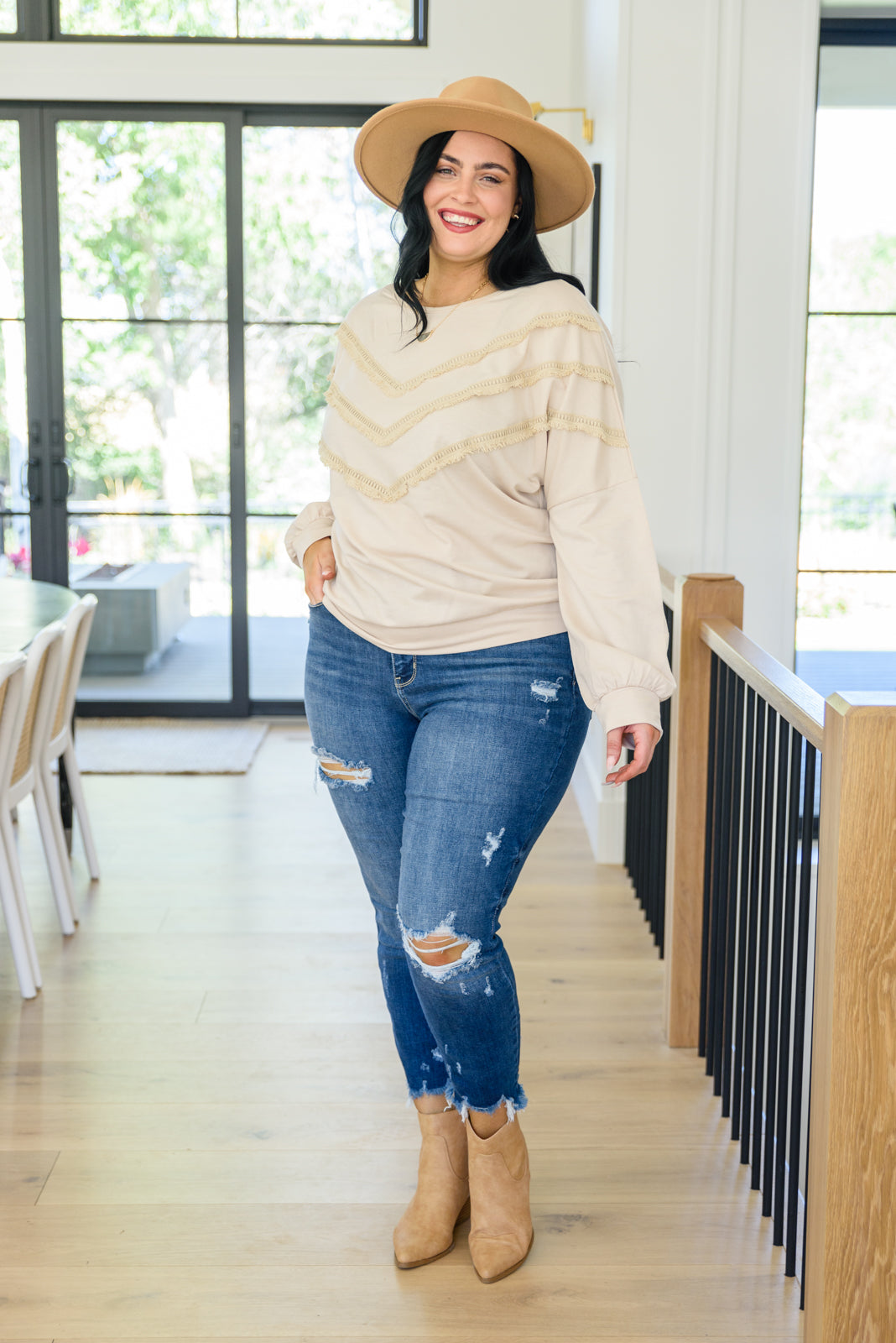 Top con flecos en beige