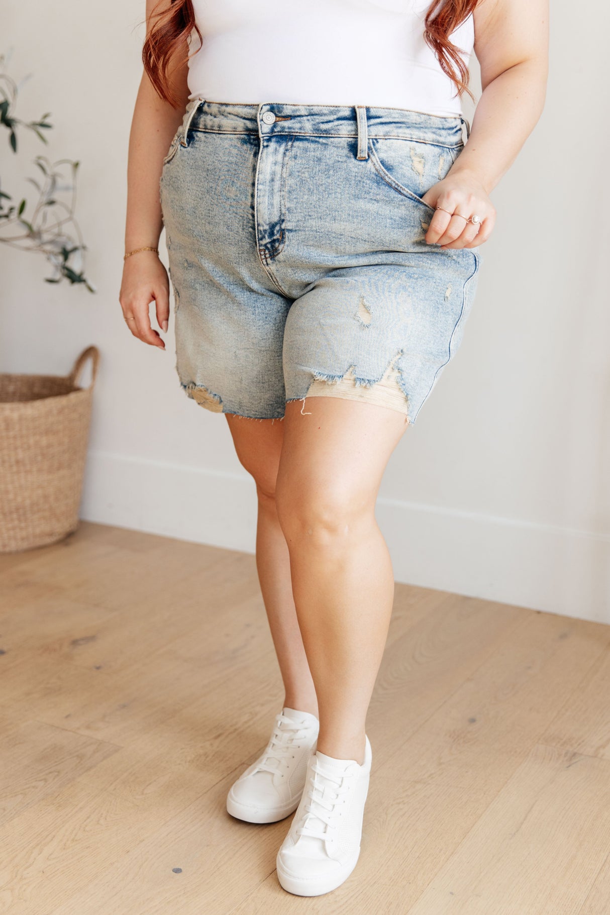 Shorts boyfriend desgastados con lavado mineral y tiro alto Cindy