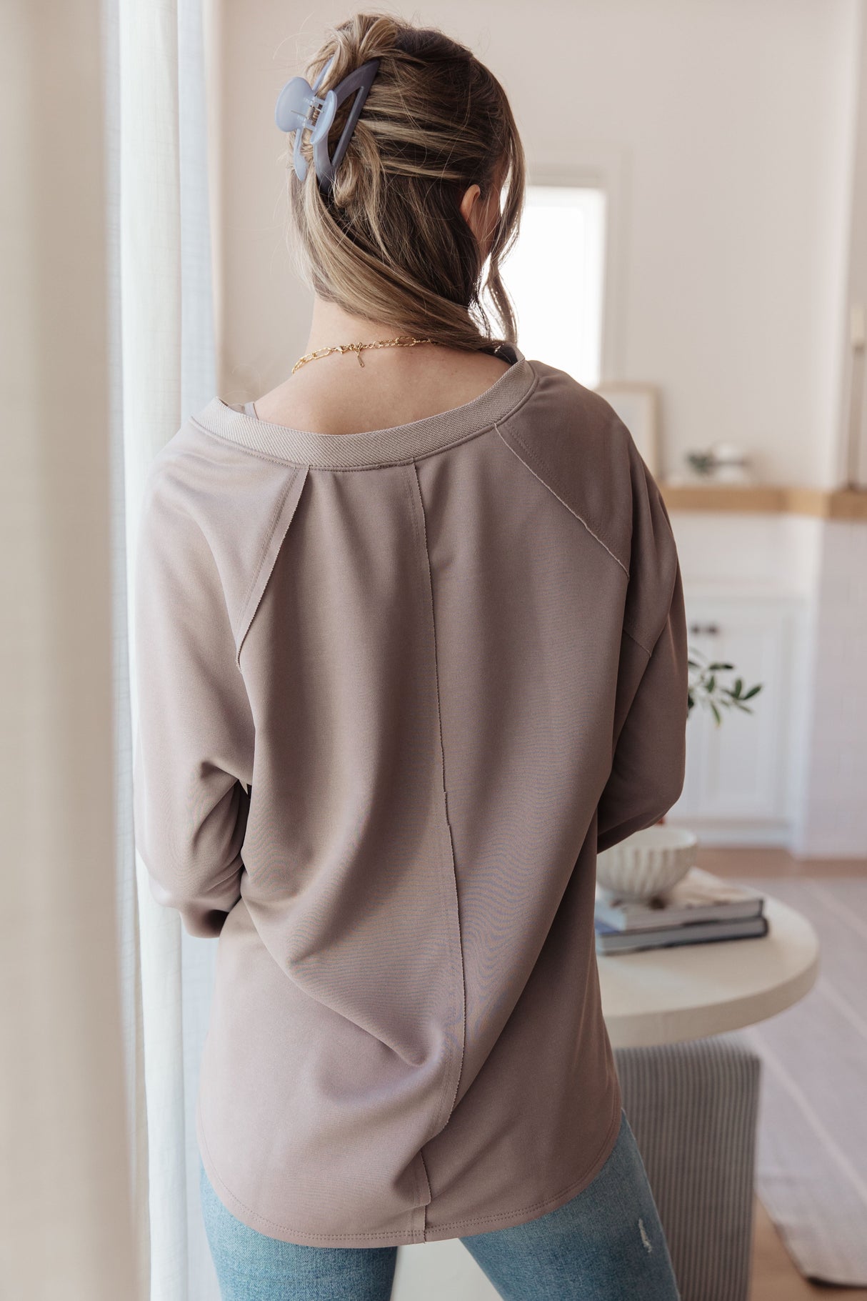 Top de cuello en V Less Conversation