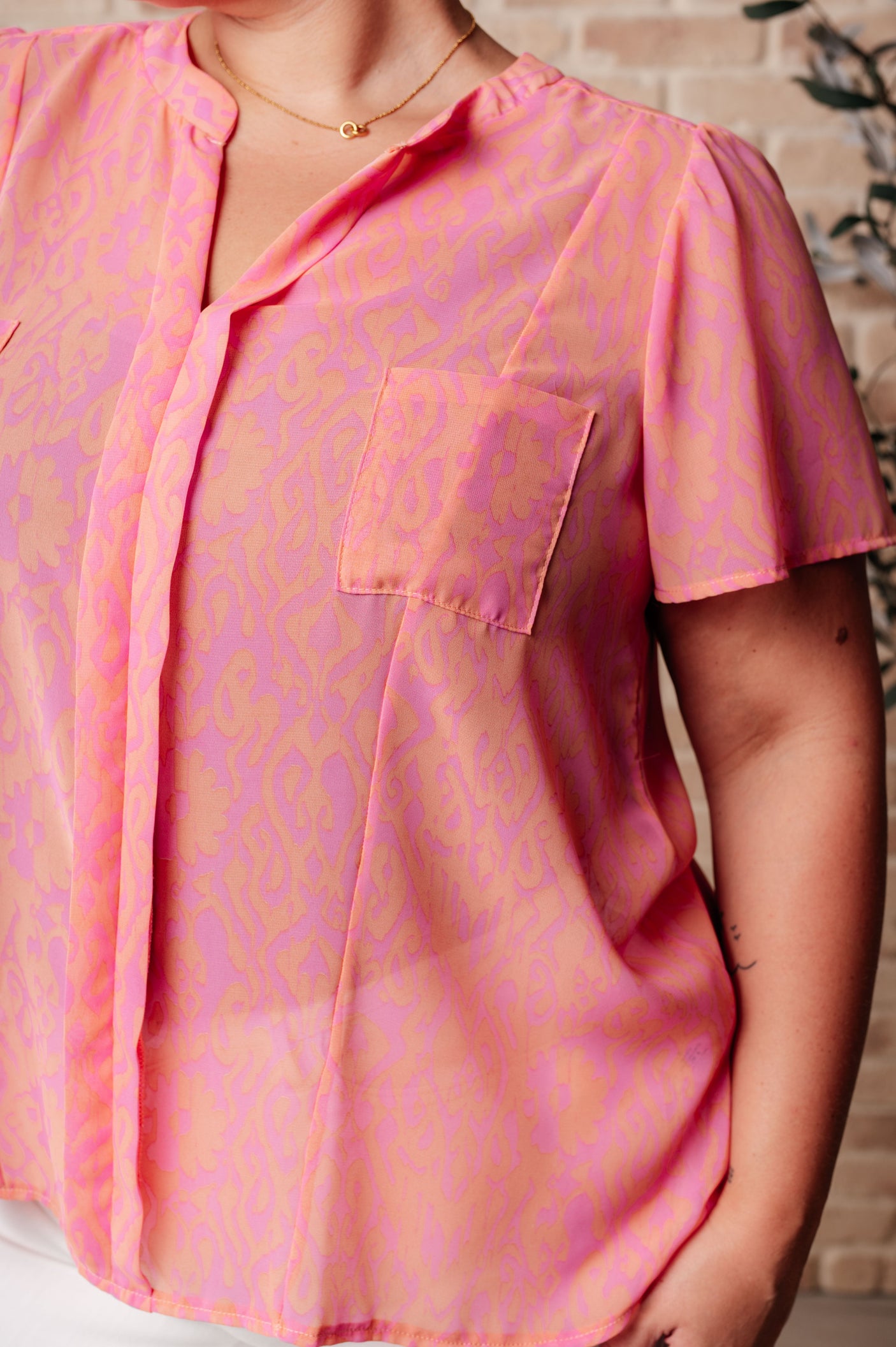 Blusa con escote chal "Déjame verte hacerlo" - 25/06/2024