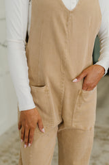 Mono con cuello en V de Little Miss Picnic en color cepillo