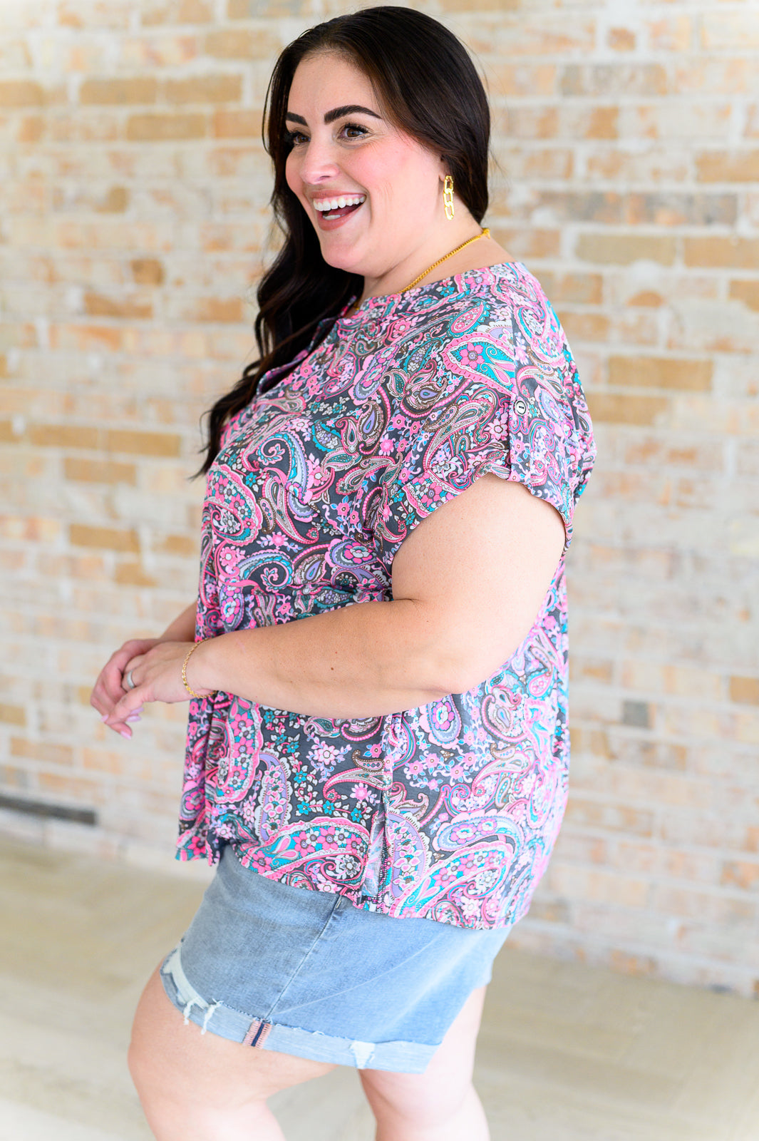 Blusa de manga corta Lizzy en color carbón y cachemir rosa