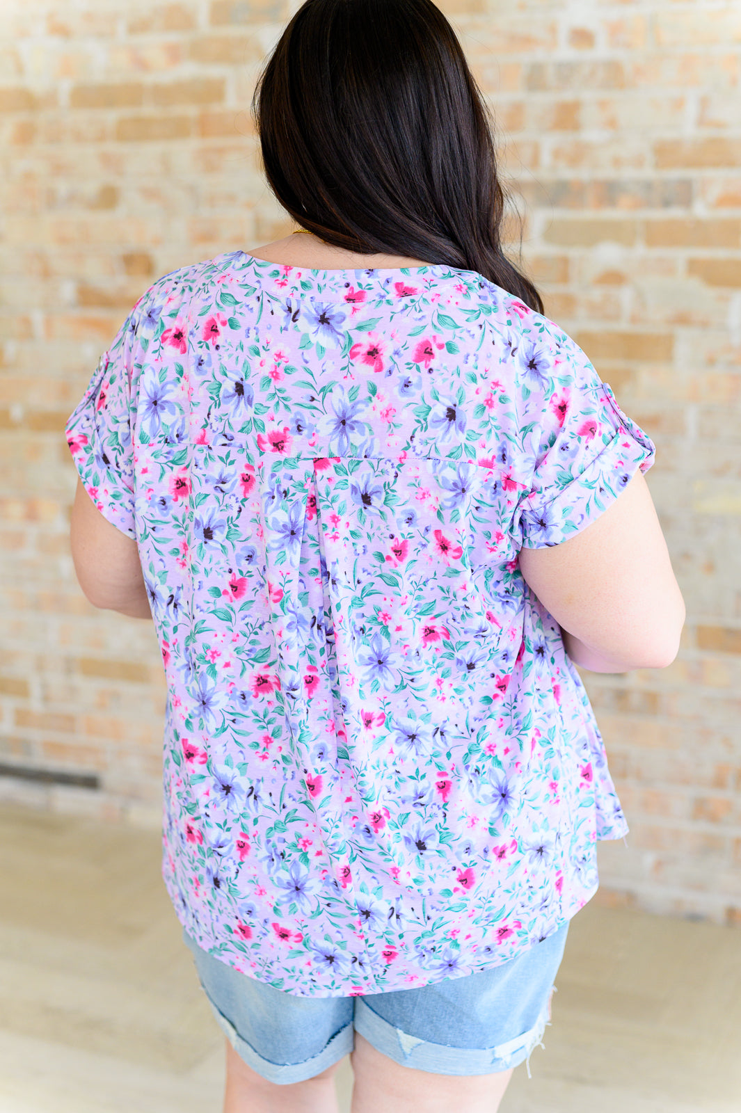Blusa de manga corta Lizzy con estampado floral en lavanda apagado y rosa