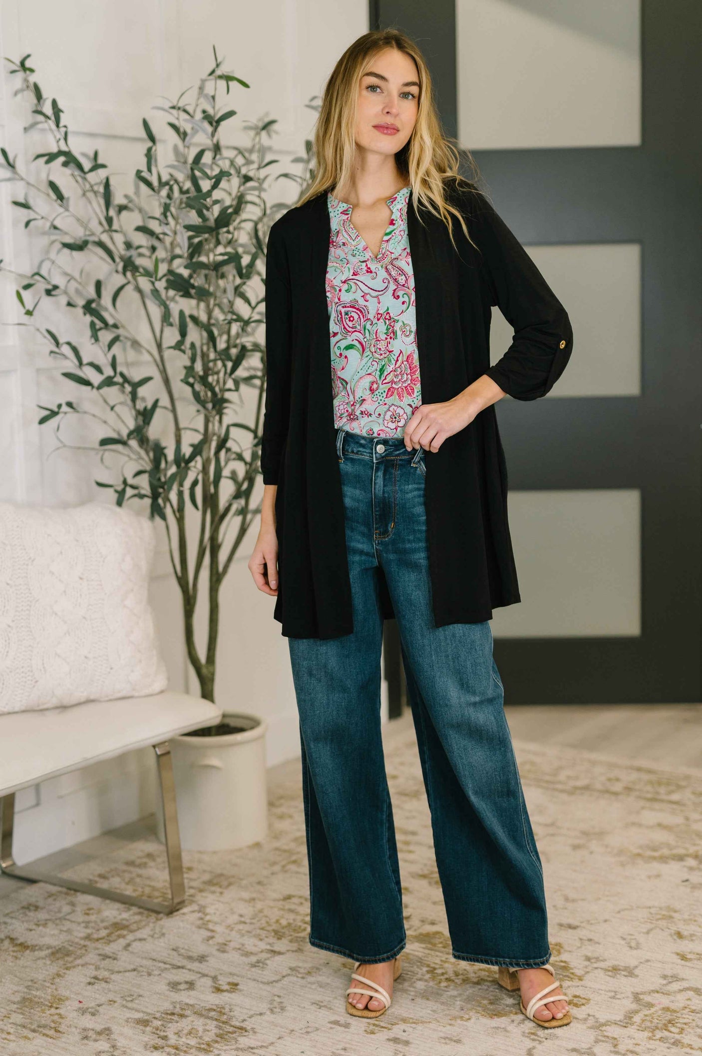 Lizzy Cardigan in Black