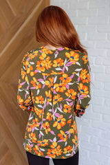 Lizzy Top en estampado floral oliva y mostaza