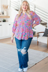 Lizzy Top en rosa y aguamarina con estampado floral