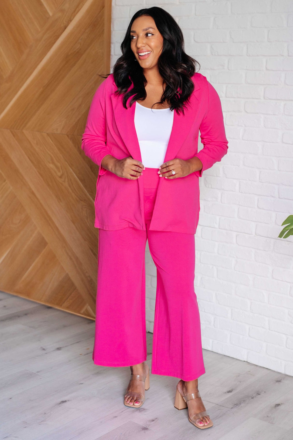 Pantalones cortos de pierna ancha mágicos en rosa intenso