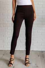Pantalones Magic Skinny de 28" en color chocolate