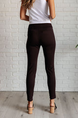 Pantalones Magic Skinny de 28" en color chocolate