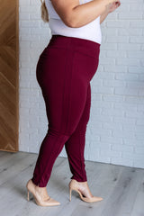 Pantalones Magic Skinny de 28" en color vino