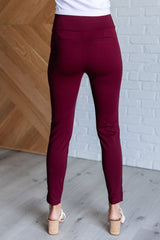 Pantalones Magic Skinny de 28" en color vino