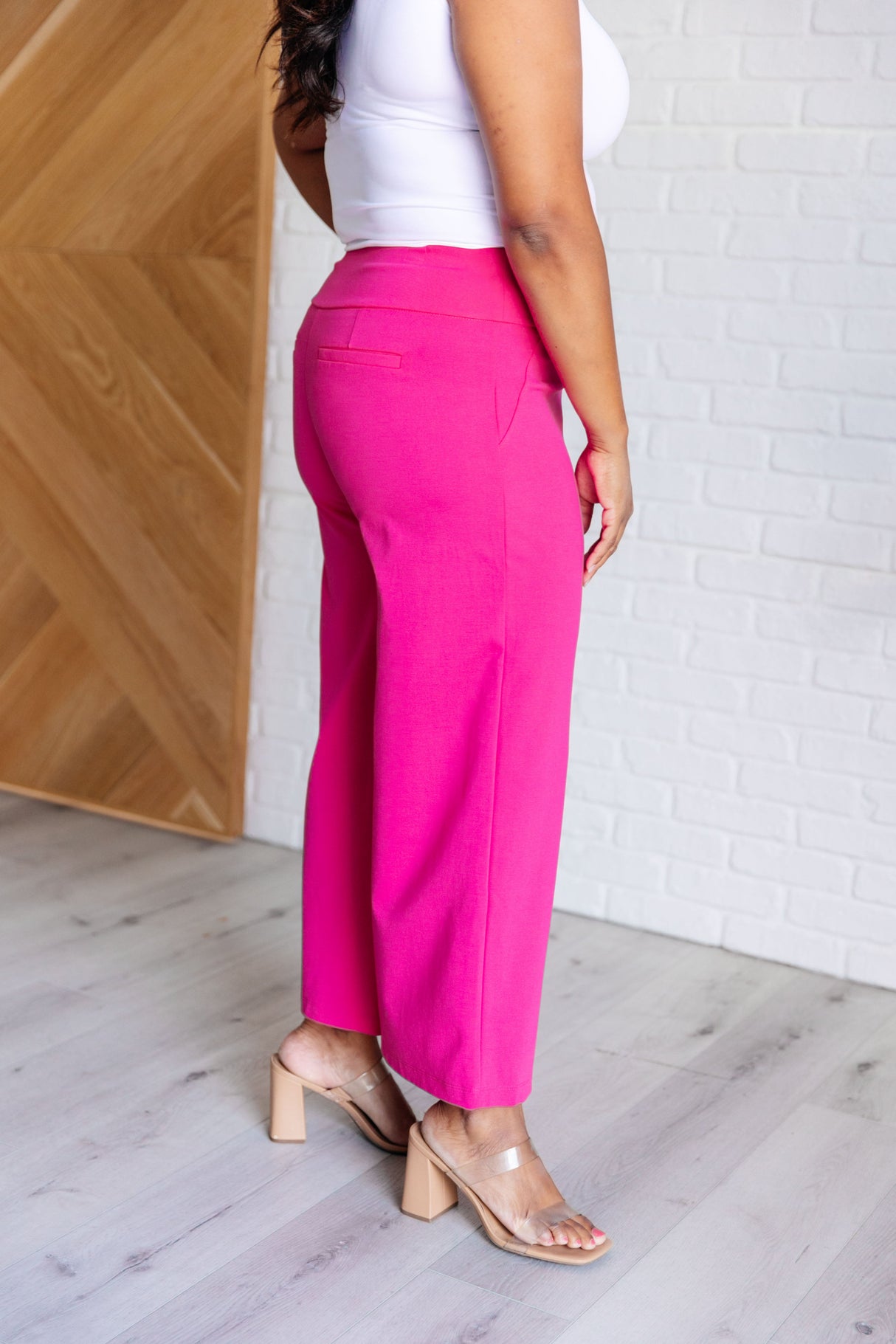 Pantalones cortos de pierna ancha mágicos en rosa intenso