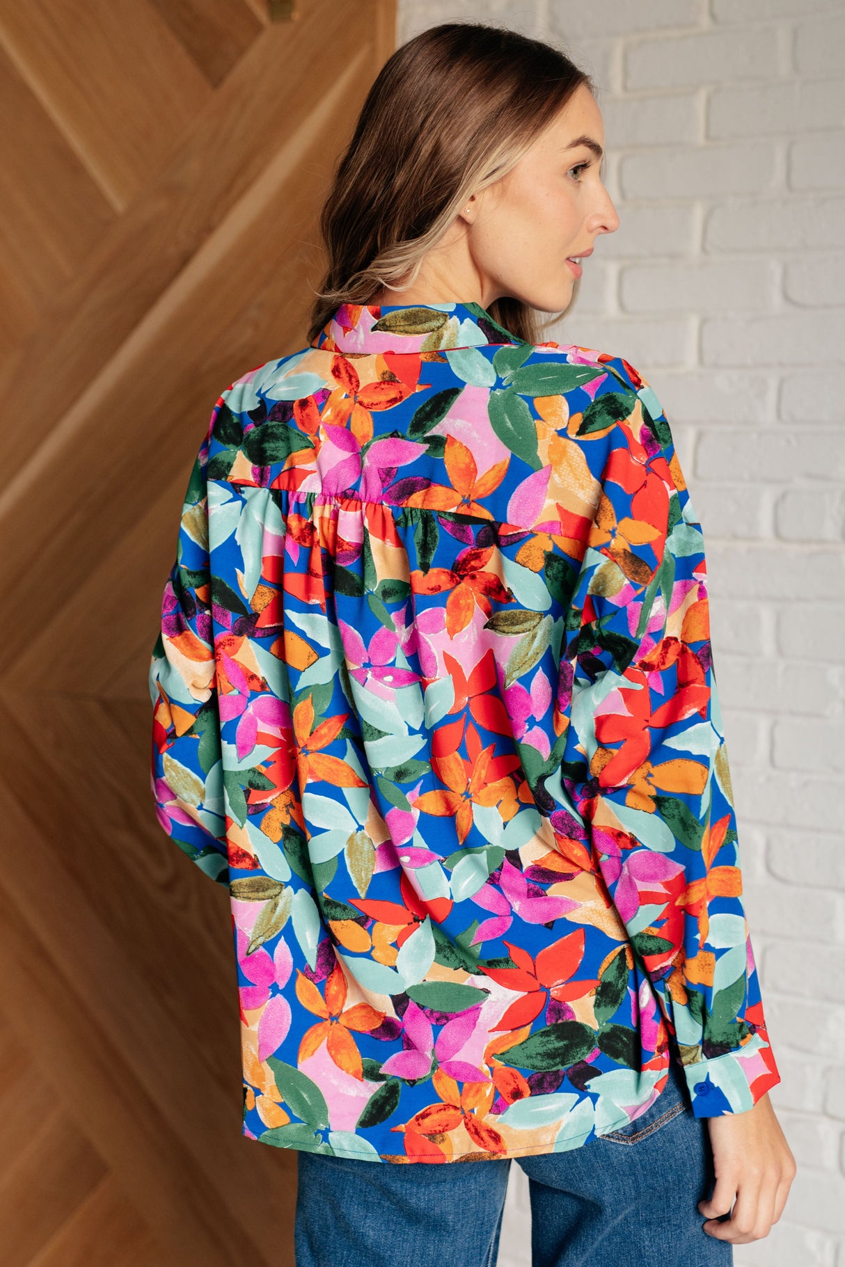 Blusa con botones "Make Like a Tree and Leaf"