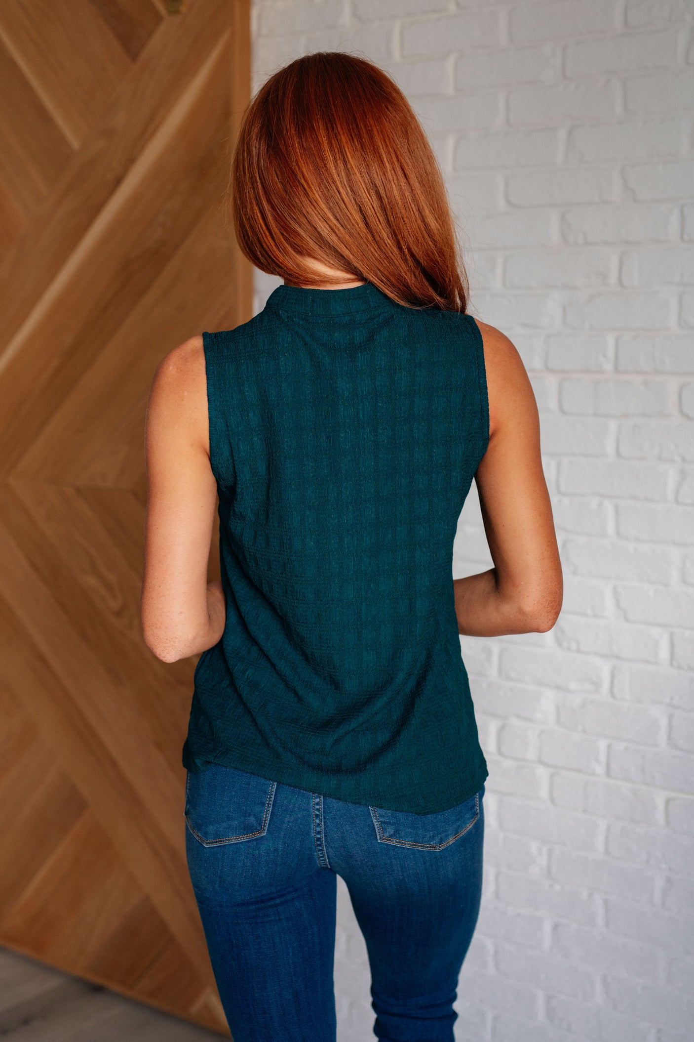Blusa sin mangas con pliegues delanteros Matter of Fact en verde mar