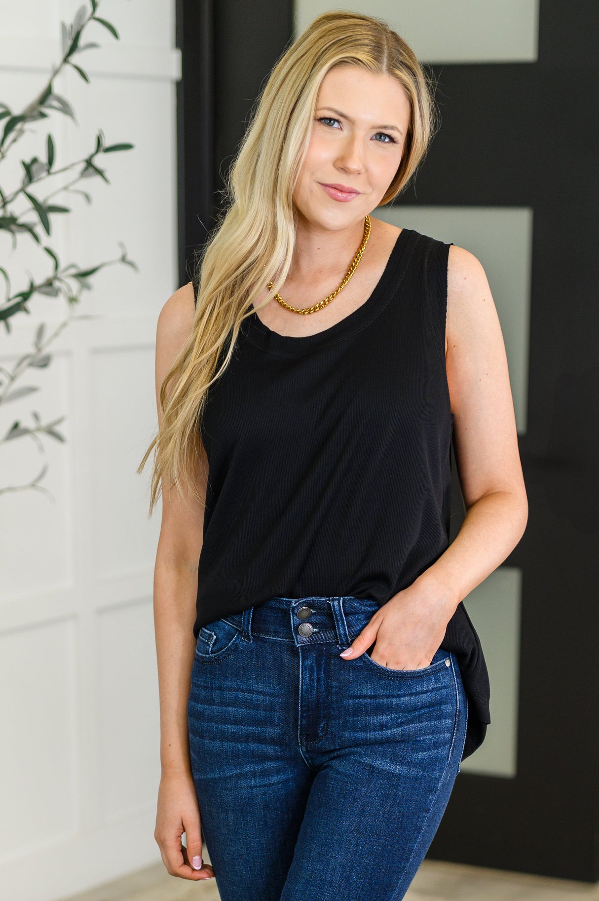 Camiseta de tirantes de punto relajado Mellow Muse en negro