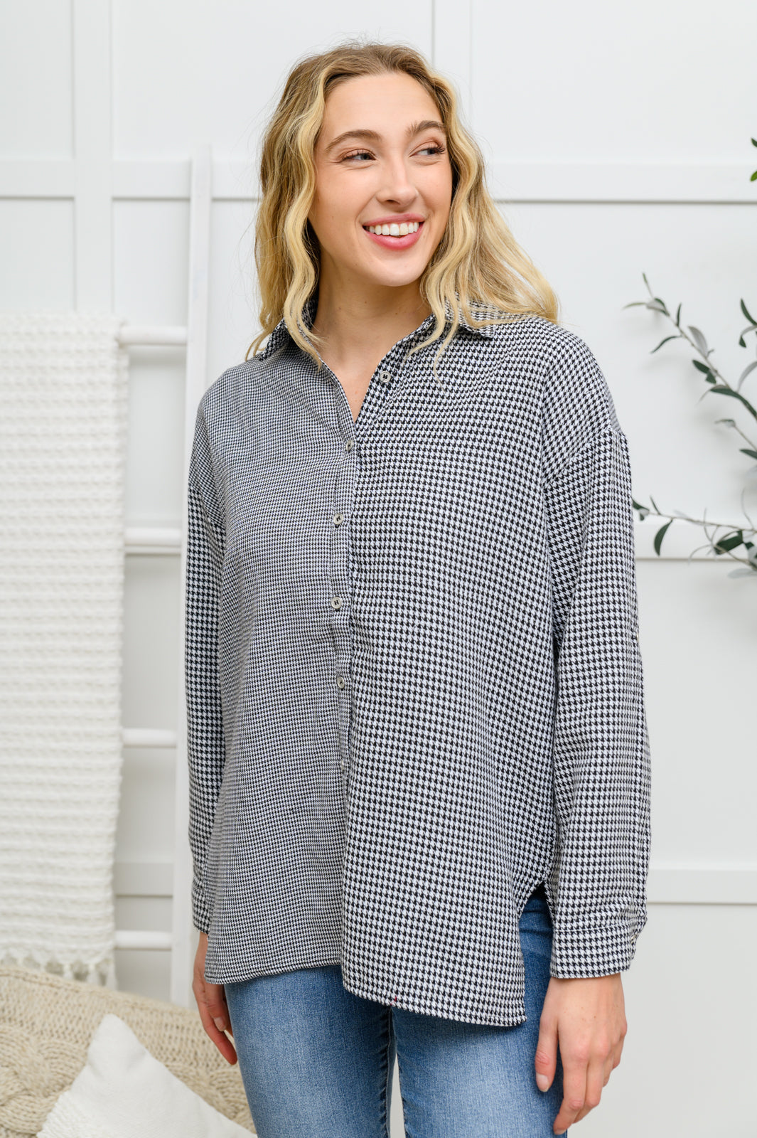 Blusa abotonada con estampado pata de gallo mixto