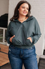 Sudadera con capucha y media cremallera Morning Run en color abeto ahumado