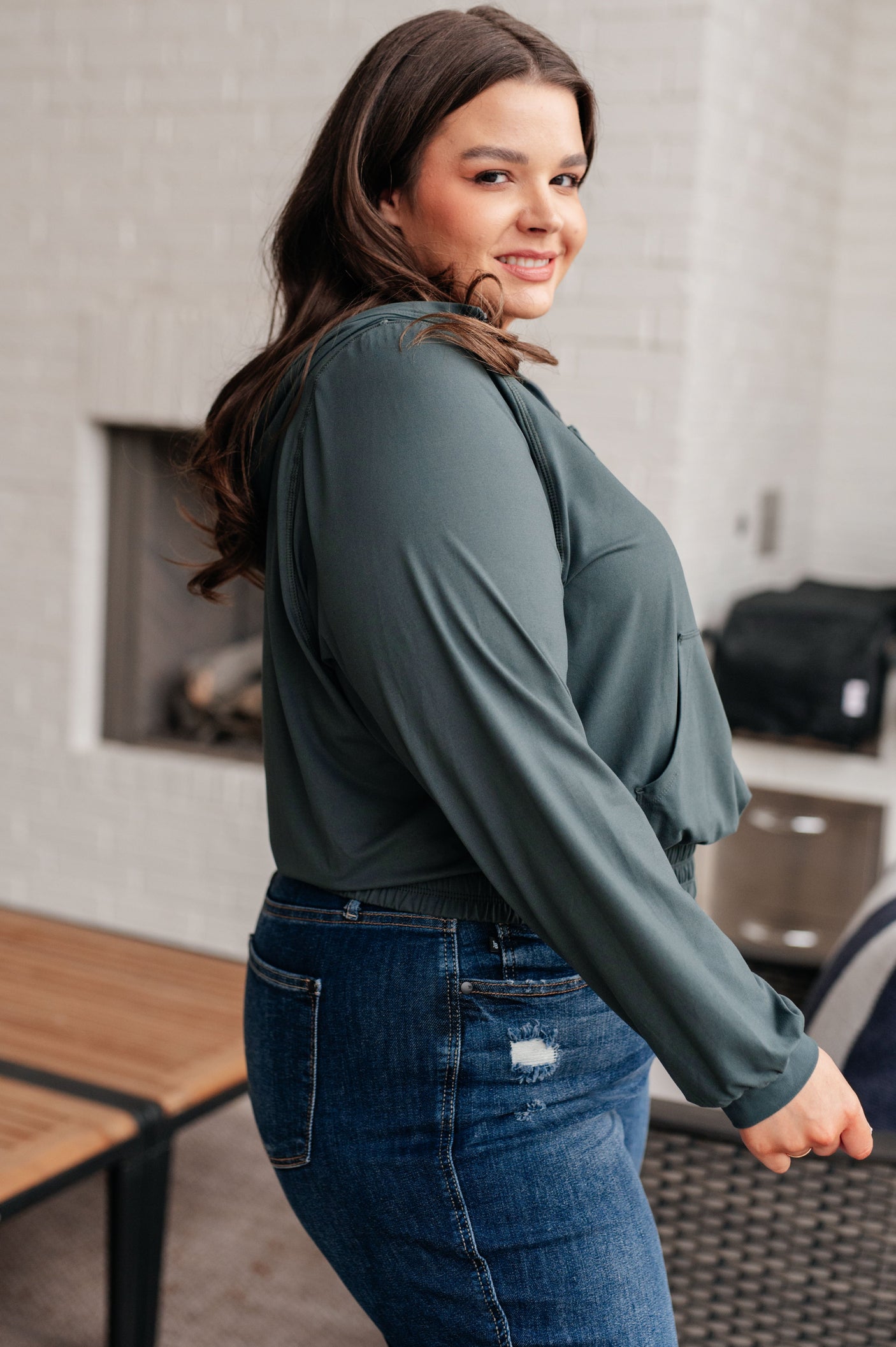 Sudadera con capucha y media cremallera Morning Run en color abeto ahumado