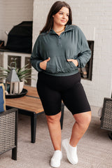 Sudadera con capucha y media cremallera Morning Run en color abeto ahumado