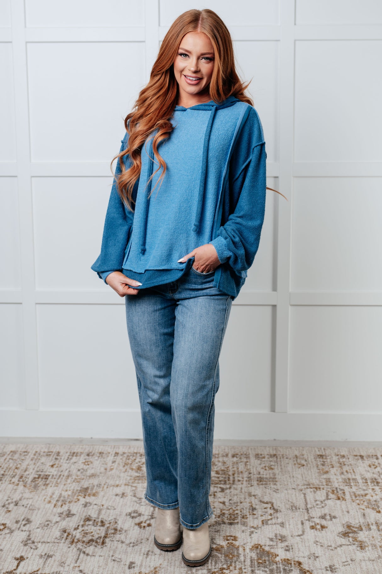Sudadera con capucha de bloques de color Needs Some Logic