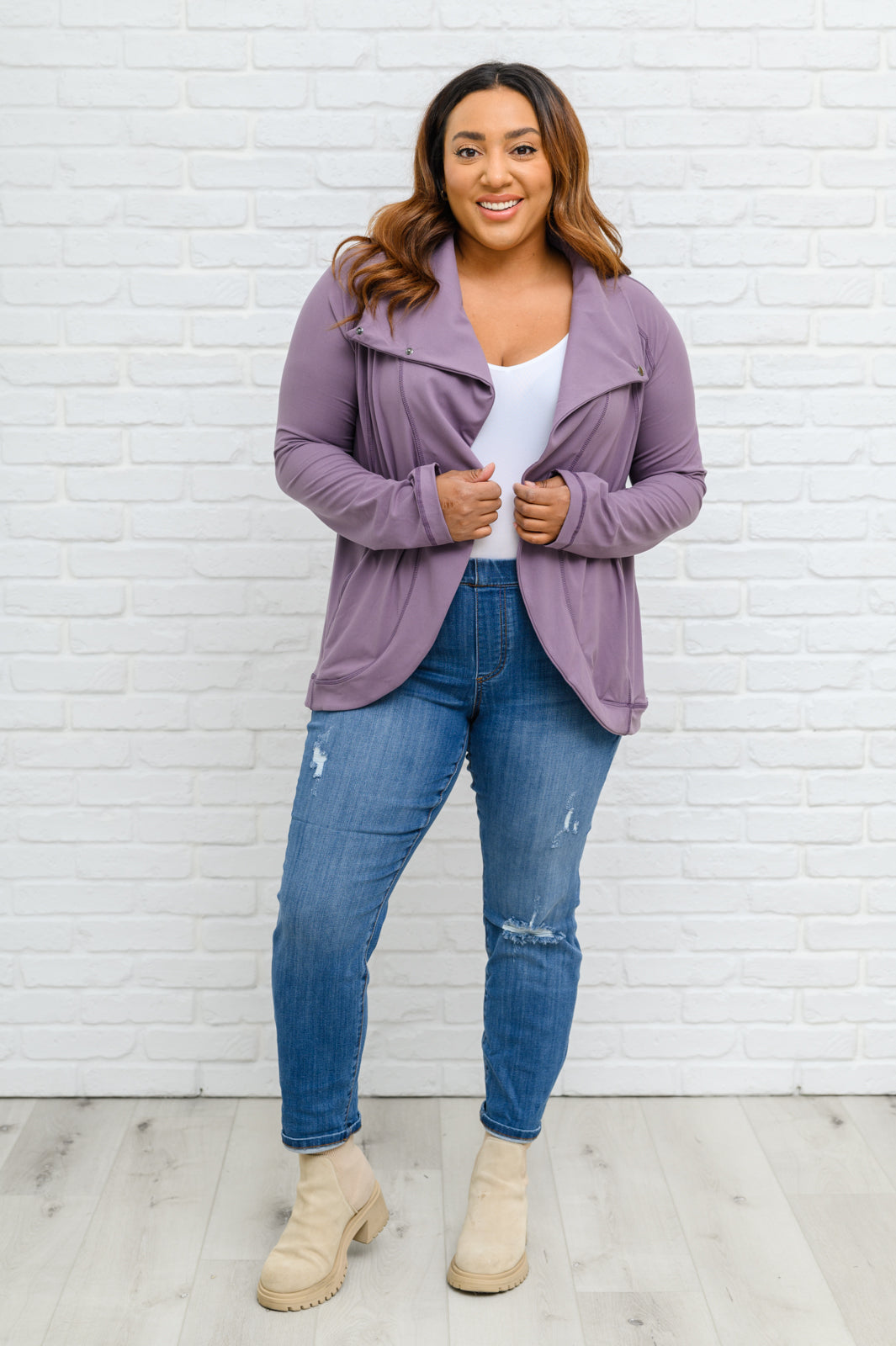 Jeggings estilo boyfriend de tiro medio y efecto desgastado de Nikki