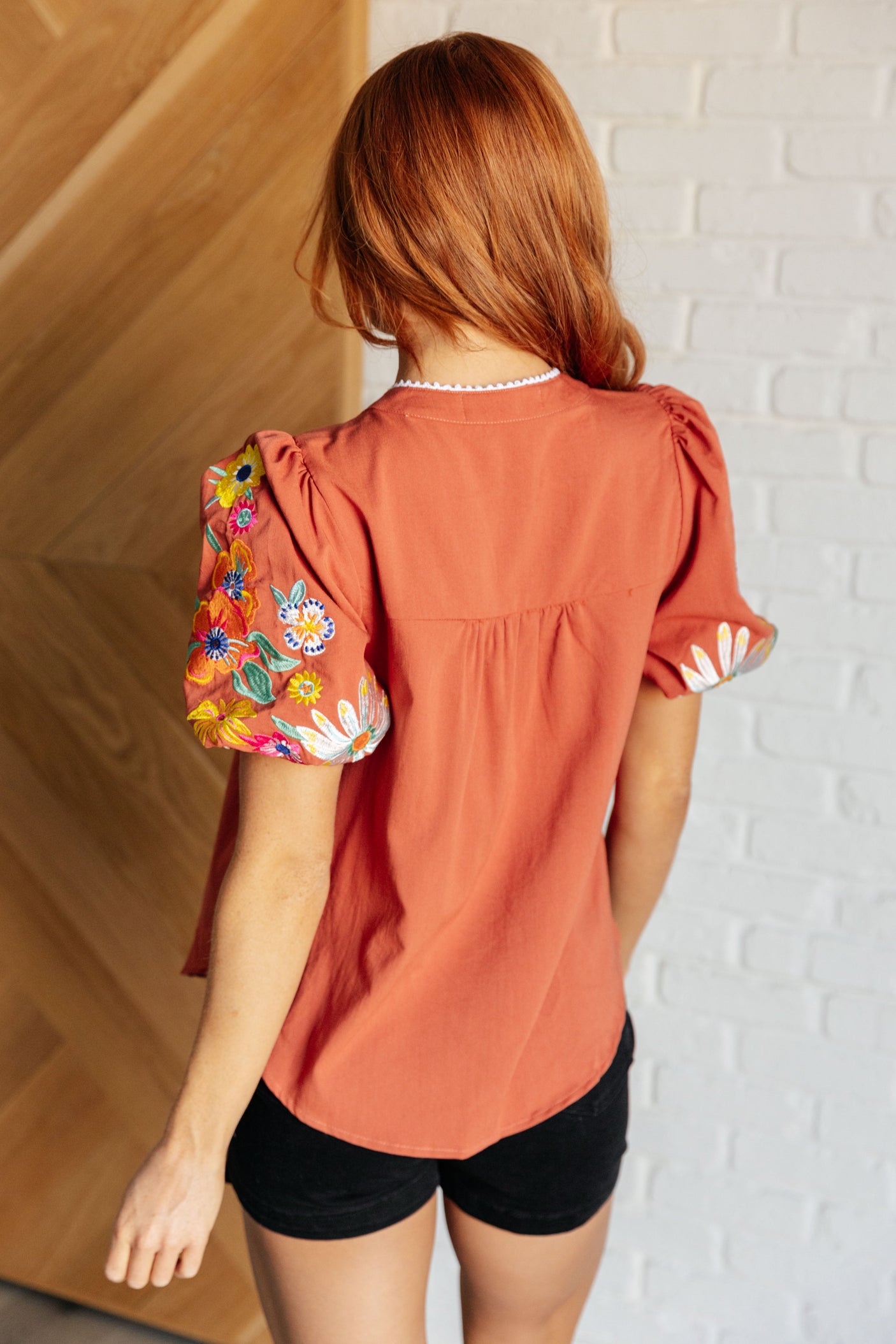 Blusa con mangas bordadas No Concers