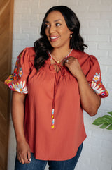 Blusa con mangas bordadas No Concers