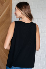 Camiseta de tirantes con cuello en V Not So Anxious en color negro