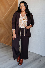 Pantalones cortos de pierna ancha Magic en color chocolate