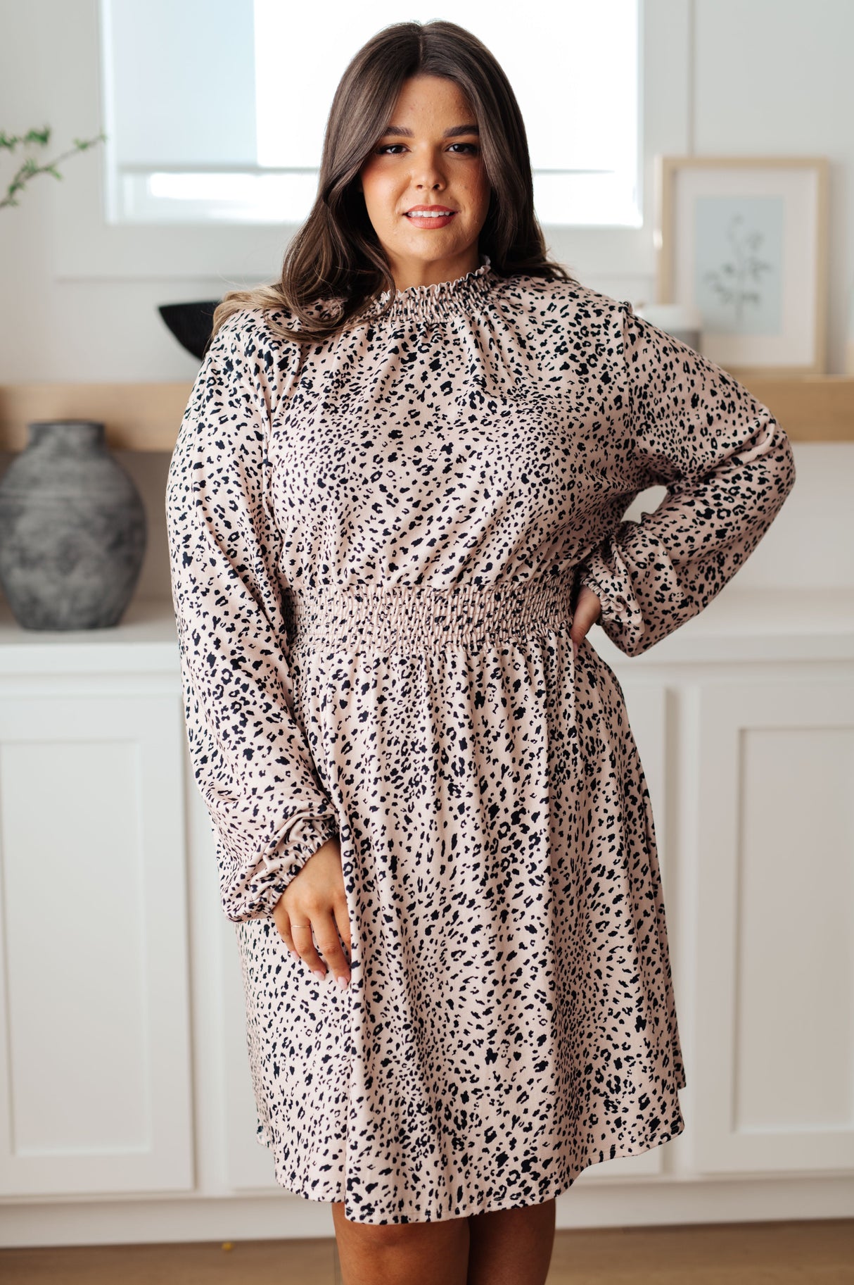 Vestido Ophelia con estampado animal y cintura fruncida 