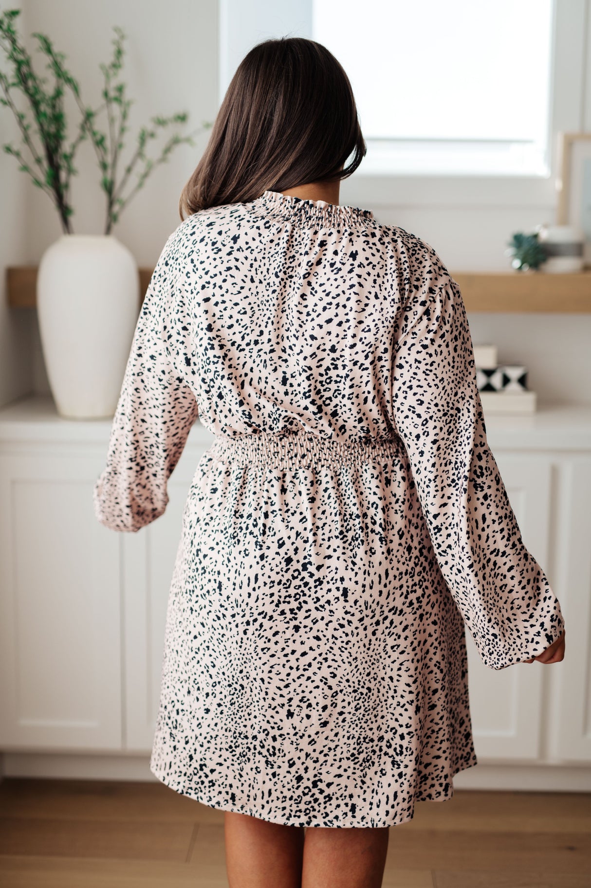 Vestido Ophelia con estampado animal y cintura fruncida 