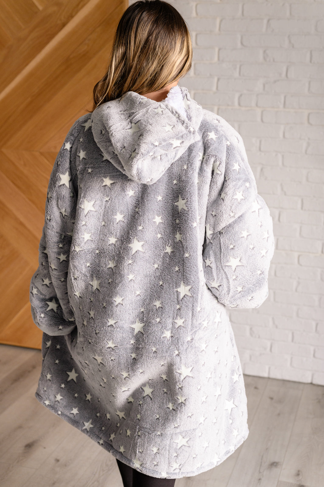 Sudadera con capucha extragrande con estrellas grises