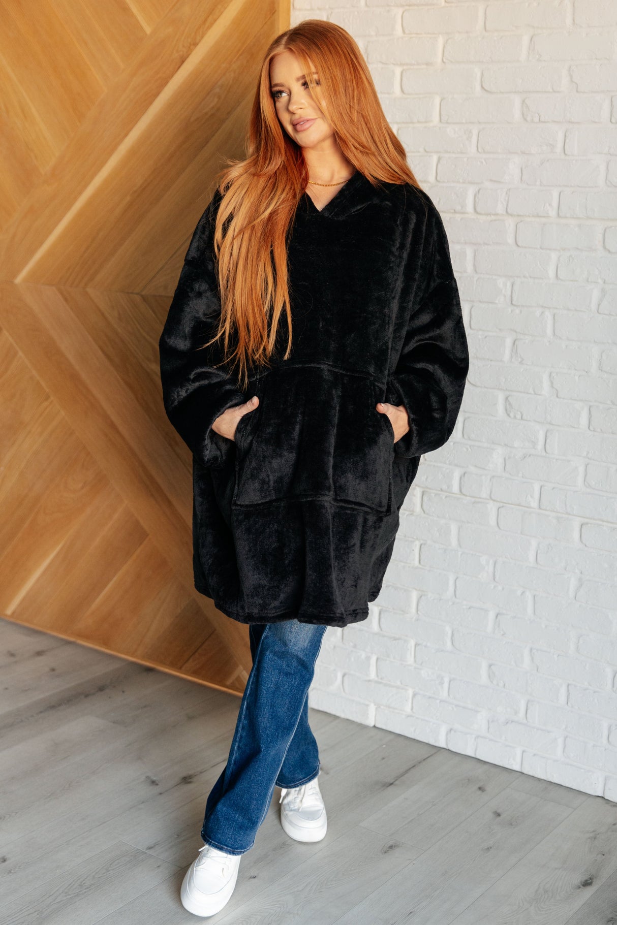 Sudadera con capucha extragrande de terciopelo negro