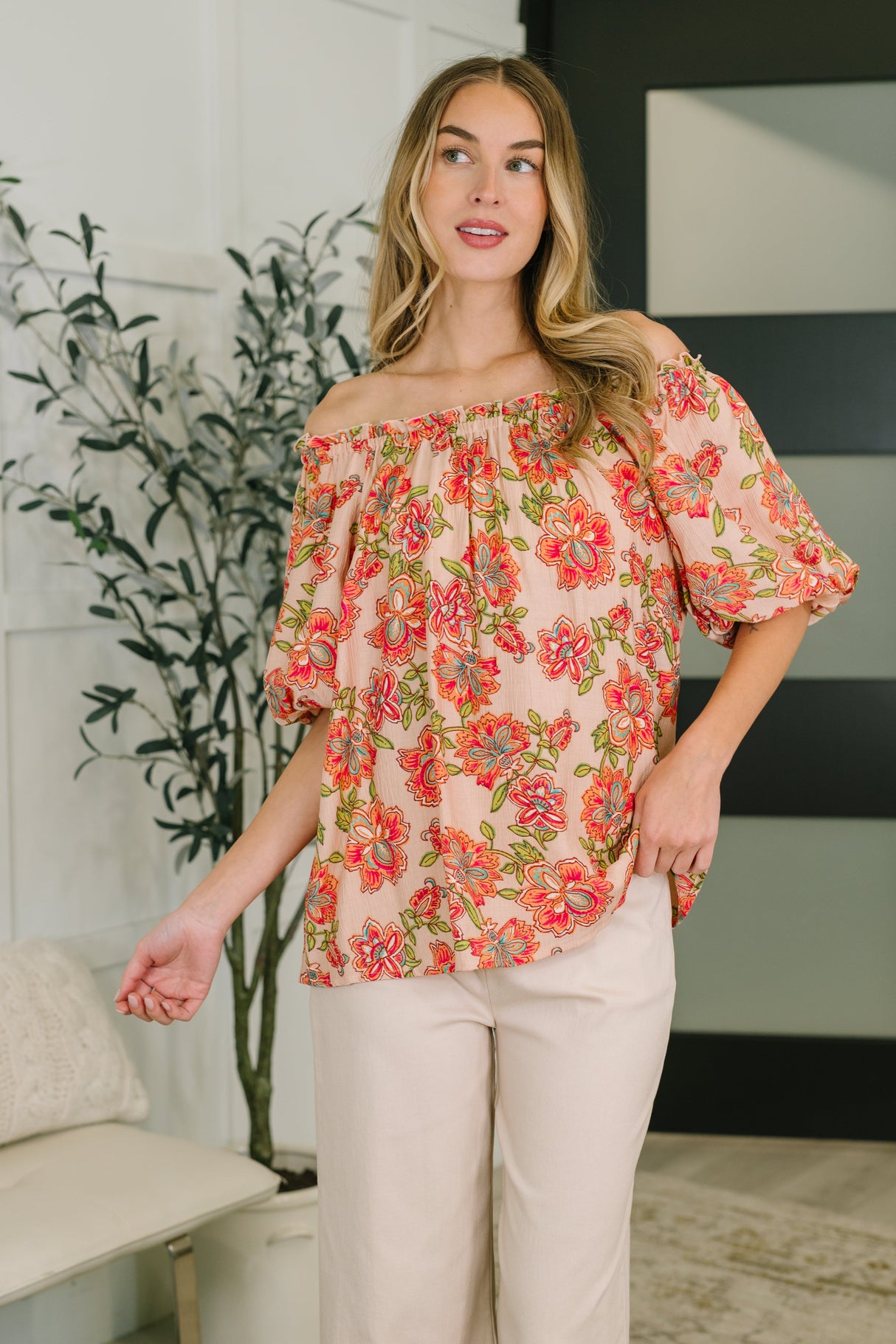 Blusa con hombros descubiertos Petal Perfect